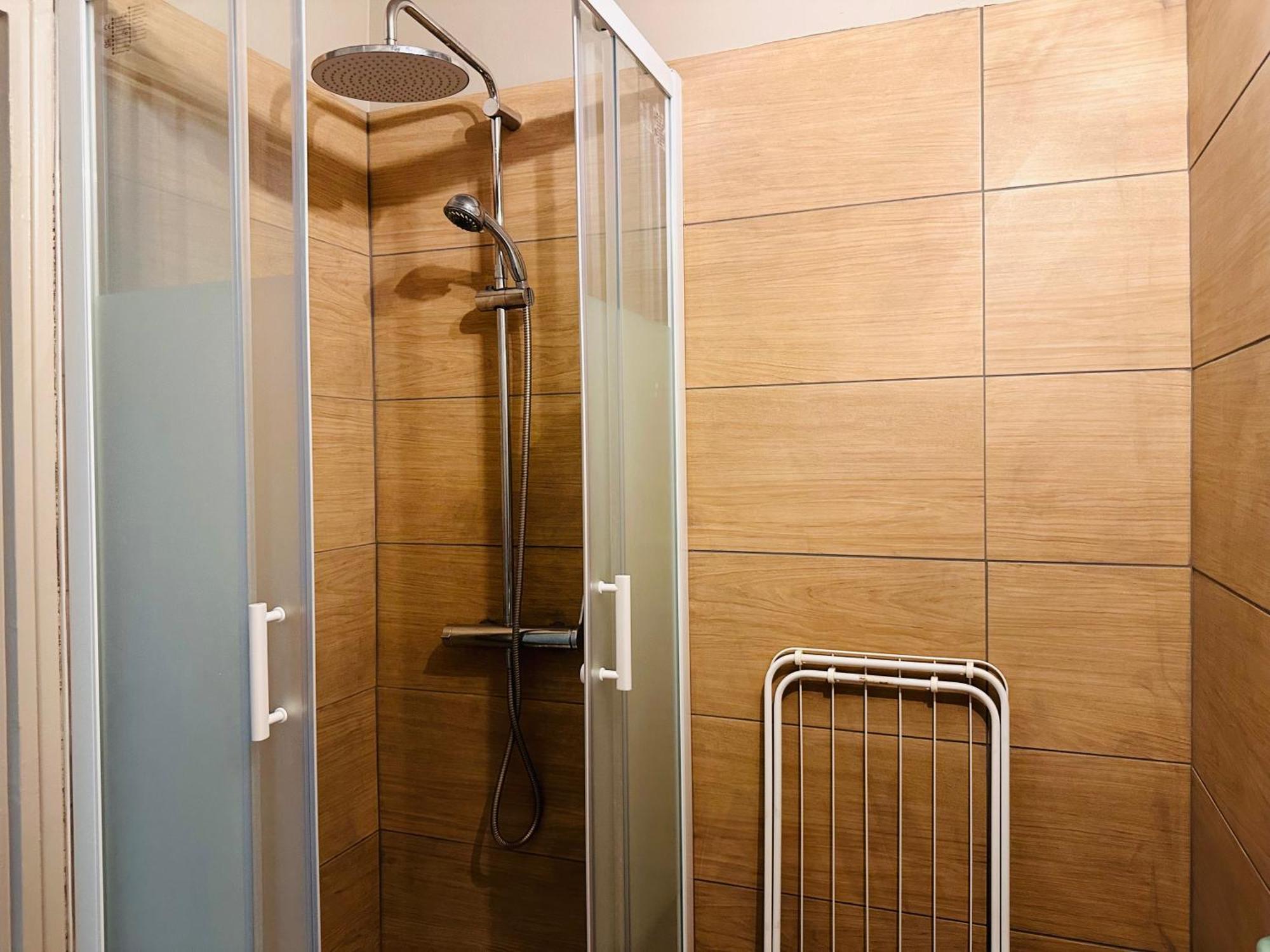 Appartement Cosy Proche De Toutes Les Commodites Orleans Luaran gambar