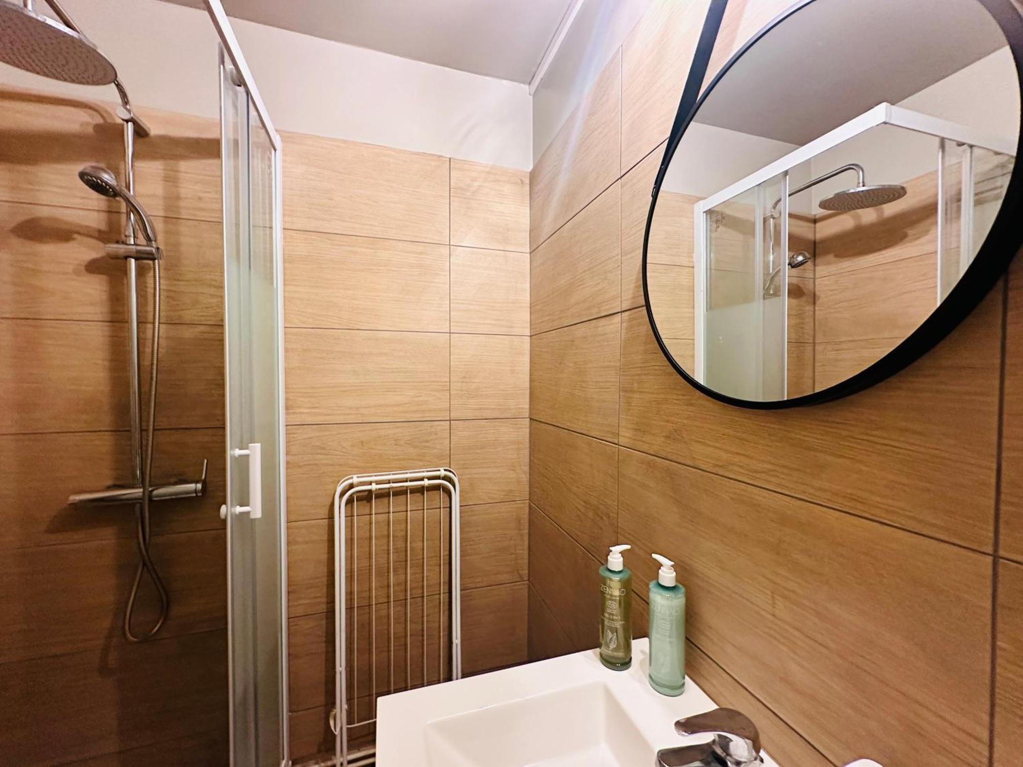 Appartement Cosy Proche De Toutes Les Commodites Orleans Luaran gambar